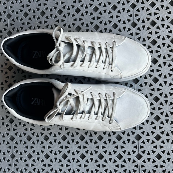 Men running shoes and dress shoes and women running shoes as well. - Picture 8 of 10